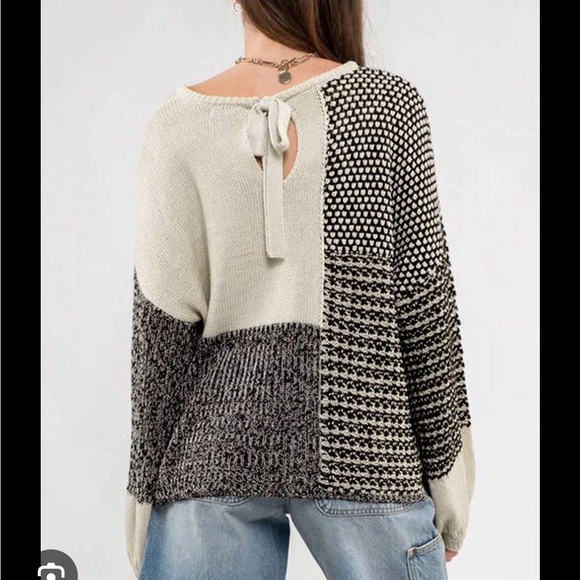 Blue Colorblock Sweater - Picture 9 of 11